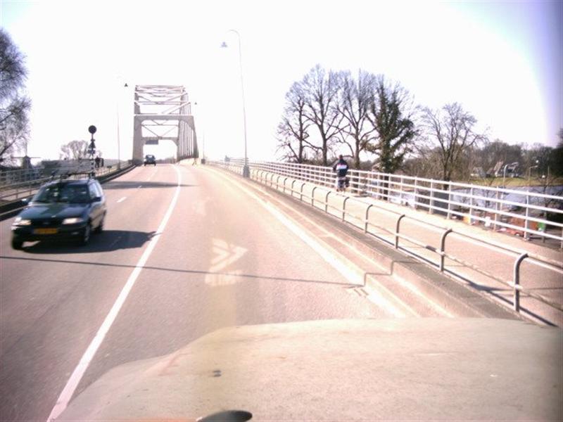 De brug in Deventer. (De brug waar de opnamens gemaakt zijn van "Een brug te ver".)